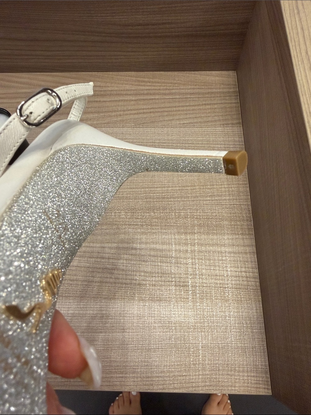 Rene Caovilla White Crystal-Embellished Pointed Slingback Heels - Picture 8 of 9